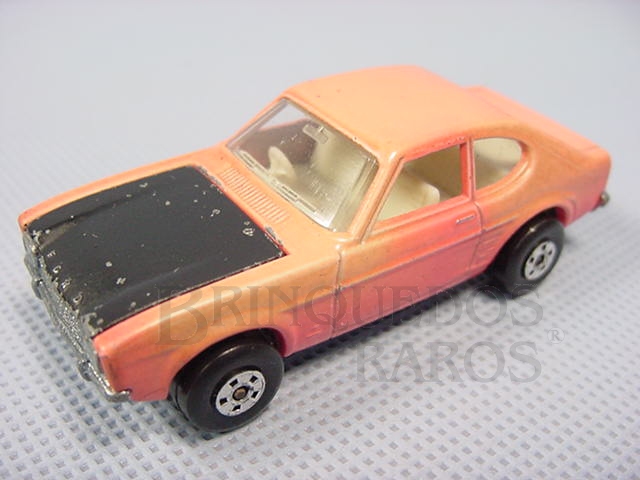 Brinquedo antigo Ford Capri Superfast cor de rosa