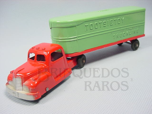 Brinquedo antigo Cavalo Mecânico e carreta Baú com 22,00 cm de comprimento Década de 1950