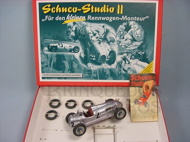 Brinquedo antigo Conjunto para montar Auto Union 16V Type C 1937 com ferramentas e pneus sobressalentes Schuco Studio II Réplica do Carro fabricado na década de 1940 Edição Limitada 1.000 unidades produzidas Ano 2004
