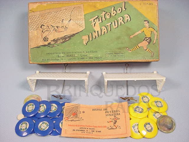 Brinquedo antigo Jogo de Futebol de Botão Futebol Miniatura com dois times Seleção Brasileira azul e amarela Completo com manual de instruções Ano 1960