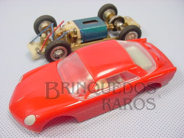 Brinquedo antigo Willys Interlagos Berlineta vermelha Chassi de latão Ano 1968