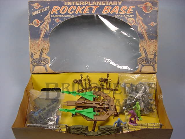 Brinquedo antigo Conjunto Lançador de Foguetes com Jipe Soldados e Seres Interplanetários Interplanetary Rocket Base Década de 1950