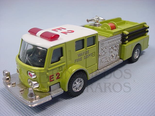 Brinquedo antigo Caminhão de Bombeiro com cinco figuras American LaFrance Fire Bumper Década de 1990