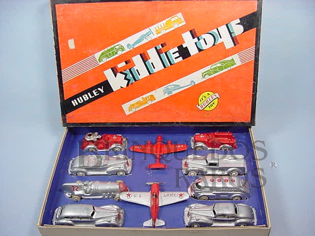 Brinquedo antigo Conjunto completo com quatro Carros quatro Caminhões e dois Aviões Série Kiddie Toys Década de 1940
