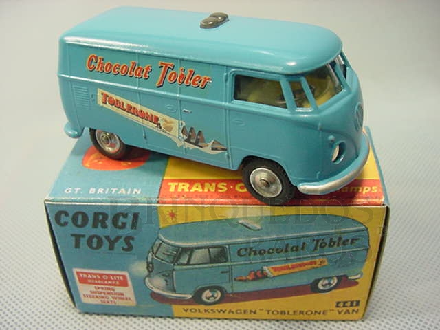 Brinquedo antigo Volkswagen Kombi Toblerone Van Série Trans-O-Lite acende os faróis dianteiros Ano 1965