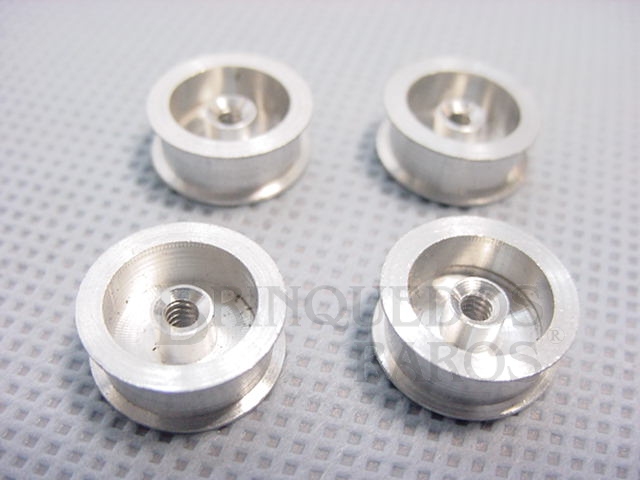 Brinquedo antigo Cubos de roda de alumínio para carros Mustang e Chaparral Série Atma Pista Década de 1960 Preço por unidade.