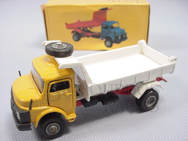 Brinquedo antigo Mercedes Benz 1513 basculante amarelo e branco