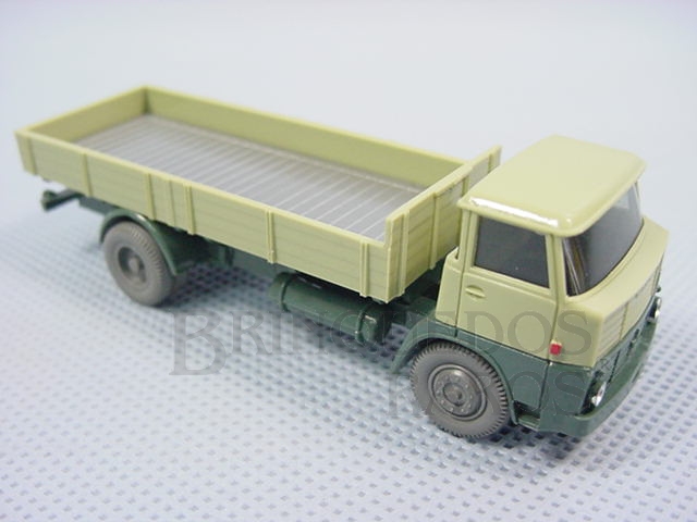 Brinquedo antigo Caminhão Henschel carga seca Década de 1970