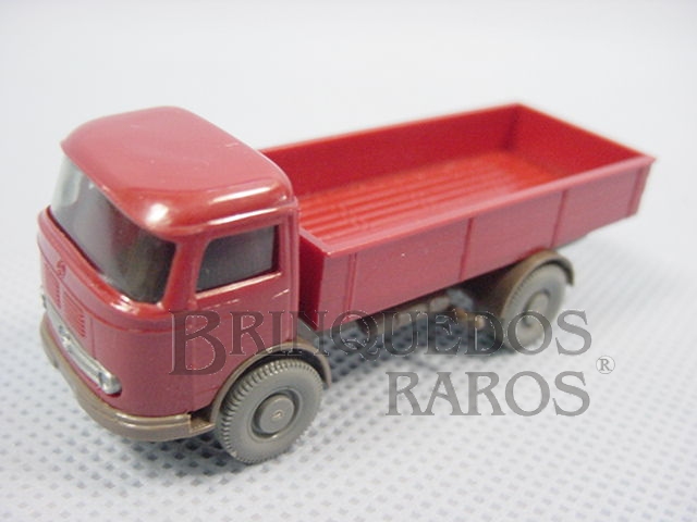 Brinquedo antigo Caminhão Mercedes Benz cara-chata carga seca