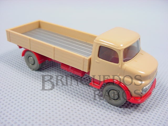 Brinquedo antigo Caminhão Mercedes Benz carga seca
