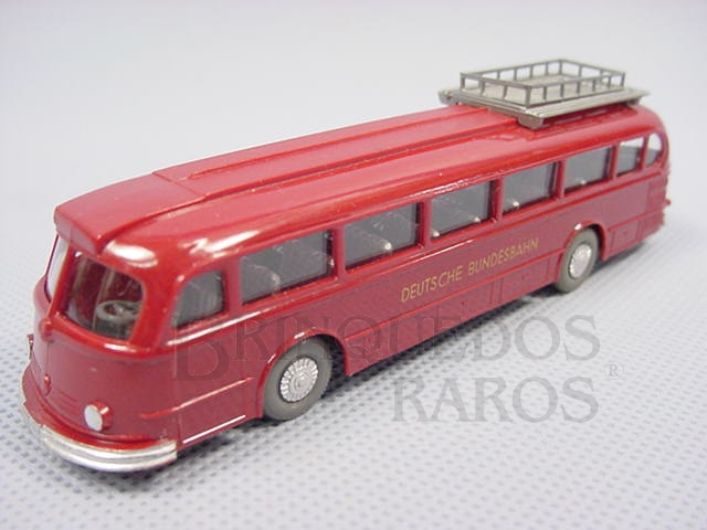 Brinquedo antigo Ônibus Mercedes Benz 6600 vermelho com bagageiro e motorista Deutsche Bundesbahn Década de 1960

