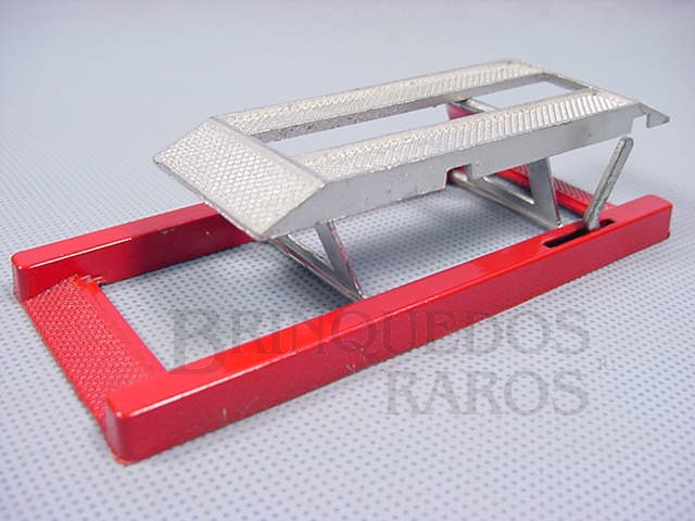 Brinquedo antigo Elevador de Garagem com 14,00 cm de comprimento Década de 1950