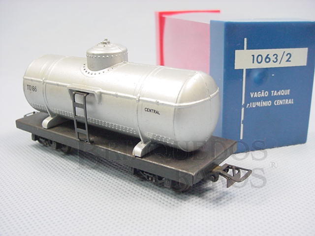 Brinquedo antigo Vagão Tanque com dois trucks Central do Brasil Corrente Contínua Década de 1970