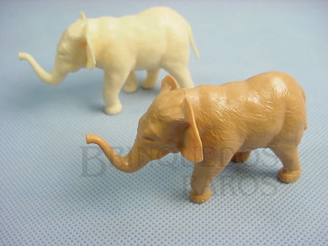 Brinquedo antigo Elefante diversas cores Série Zoológico Década de 1970