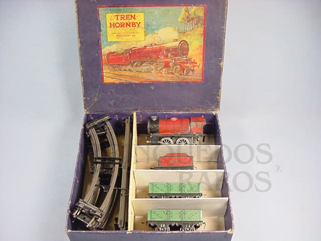 Brinquedo antigo Conjunto completo com uma Locomotiva a vapor dois vagões de carga e trilhos Bitola O Hornby England Década de 1930