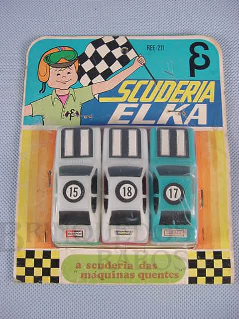 Brinquedo antigo Conjunto Scuderia Elka com três carros semelhantes ao Dodge Polara Década de 1980