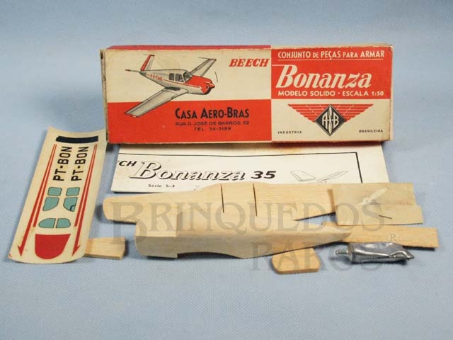Brinquedo antigo Avião Beech Bonanza de madeira balsa sólida com 20,00 cm de envergadura Década de 1960
