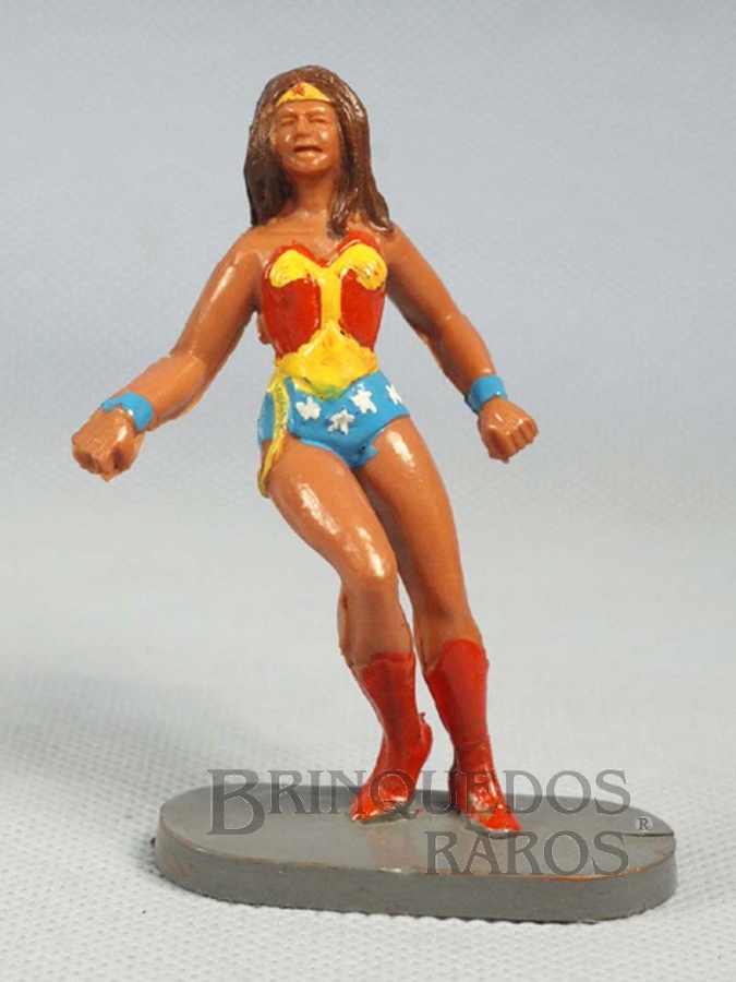 Brinquedo antigo Mulher Maravilha de plástico pintado Década de 1970