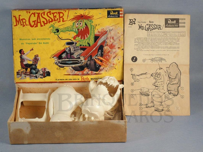 Brinquedo antigo Monstro Mr. Gasser completo sem montar Ed Roth Década de 1960