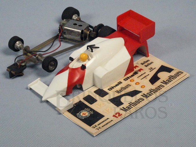 Brinquedo antigo McLaren MP4/4 Série Ayrton Senna pintura em V com Decais Originais Chassi diagonal Década de 1980
