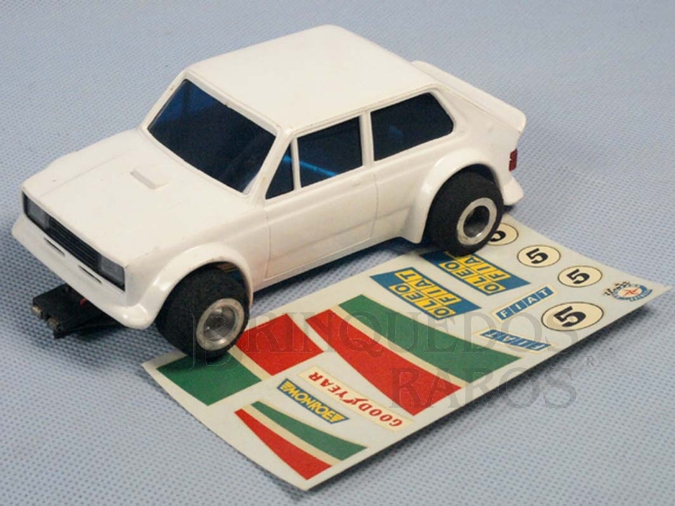 Brinquedo antigo Fiat 147 Branco com faróis dianteiros Decais Originais Década de 1980