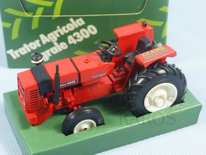 Brinquedo antigo Trator Agrícola Agrale 4300 com 12,00 cm de comprimento Brinde Revista Exame Agricultura