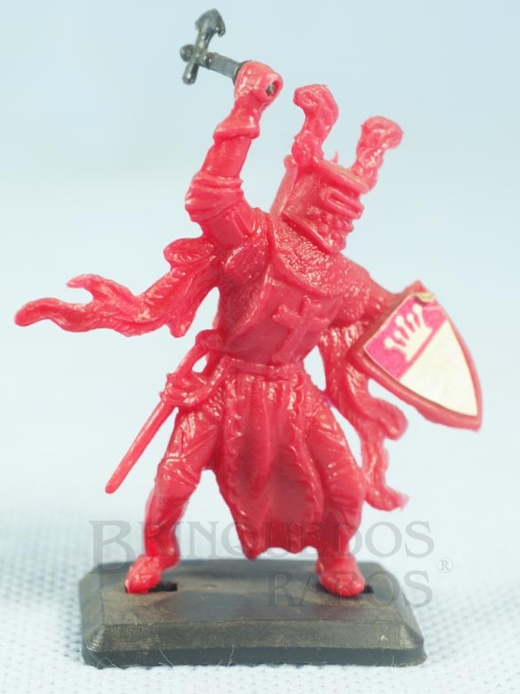 Brinquedo antigo Guerreiro medieval com Machado e Escudo Cópia Britains Série Rei Arthur Década de 1970