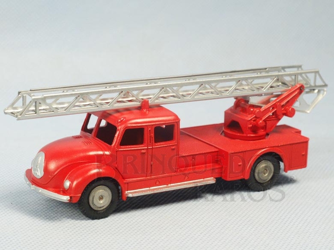 Brinquedo antigo Caminhão de Bombeiro Magirus Deutz escada Década de 1960