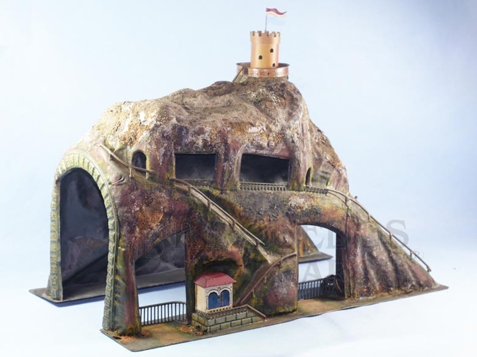 Brinquedo antigo Túnel com 42,00 cm de altura e 52,00 cm de comprimento Bitola 1 Ano 1902