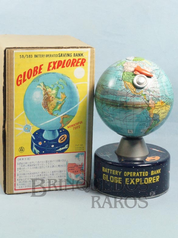 Brinquedo antigo Cofre Globo Terrestre Globe Explorer Saving Bank 23,00 cm de altura Completo com Disco Voador e Foguete Década de 1960