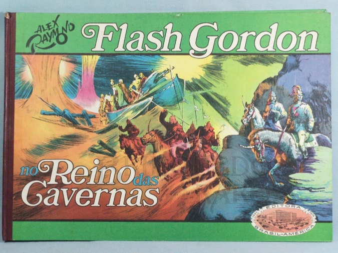 Brinquedo antigo Livro em Quadrinhos Flash Gordon no Reino das Cavernas Edição comemorativa Capa dura 47,00 x 33,00 cm 55 páginas Ano 1974