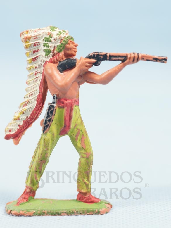 Brinquedo antigo Chefe índio de pé atirando com rifle Gulliver numerado 29