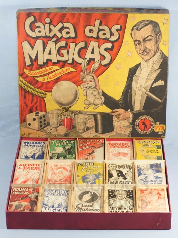 Brinquedo antigo Conjunto Caixa das Mágicas completo com 15 Mágicas diferentes Década de 1960