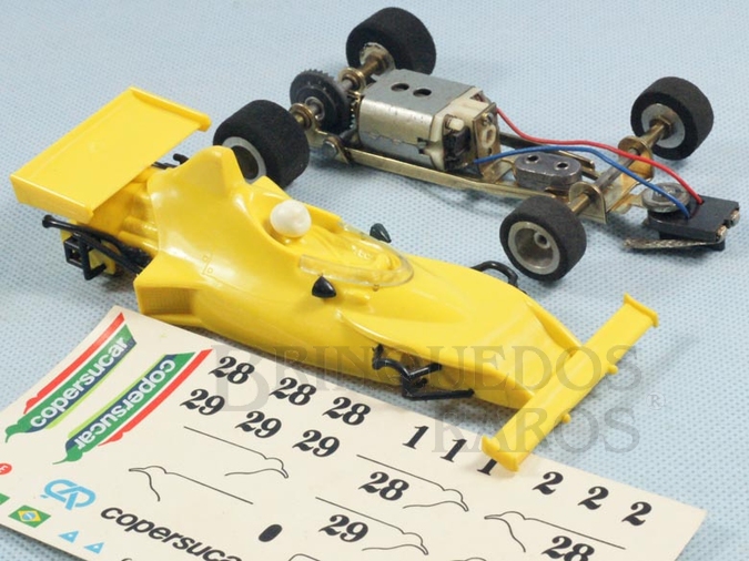 Brinquedo antigo Copersucar Série Emerson Fittipaldi Fórmula 1 amarela Chassi de latão Acompanha Cópia das Decais Originais Ano 1977