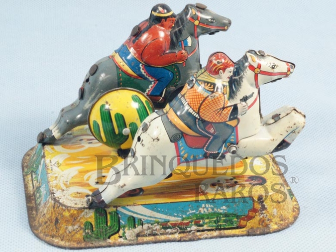 Brinquedo antigo Cowboy e índio cavalgando no Deserto Década de 1950
