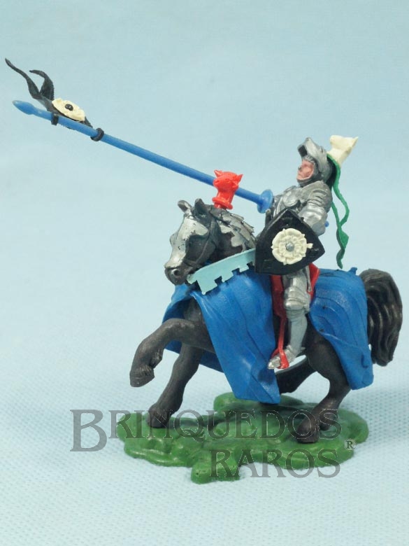 Brinquedo antigo Cavaleiro Medieval a cavalo com Lança e Escudo Série Swoppet Knights Posição de Defesa completo Perfeito estado Década de 1960
