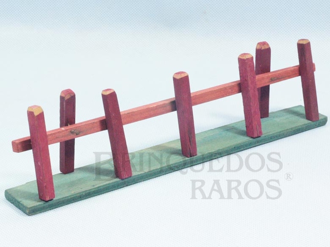 Brinquedo antigo Cerca com 26,00 cm de comprimento Batalha do Tuiutí Década de 1960 