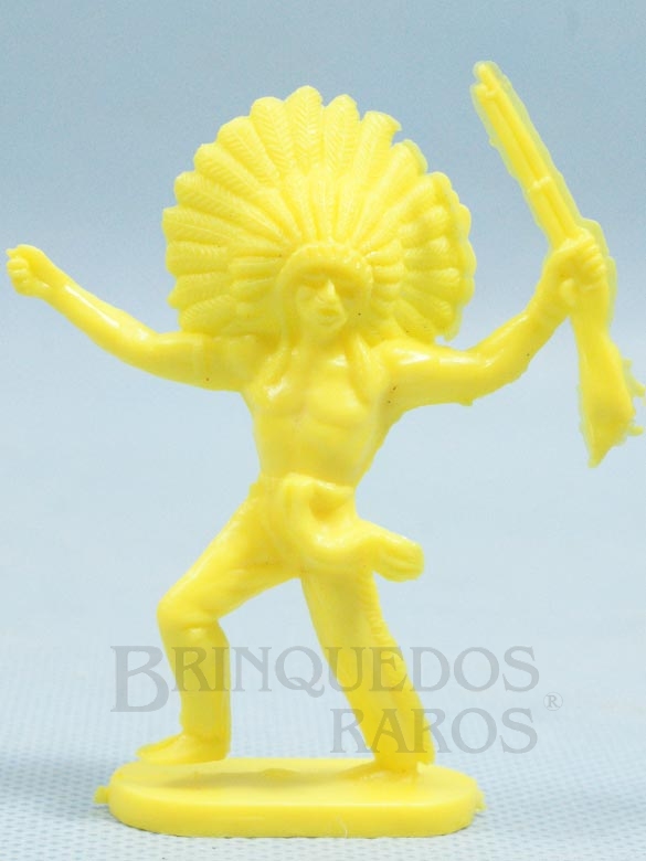 Brinquedo antigo Chefe índio avançando com rifle Plástico amarelo Década de 1980 