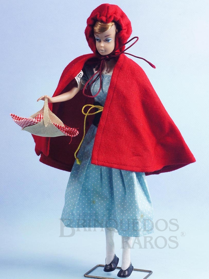 Brinquedo antigo A Personagem Chapeuzinho Vermelho está representada no Conjunto Red Riding Hood And The Wolf de 1964 
