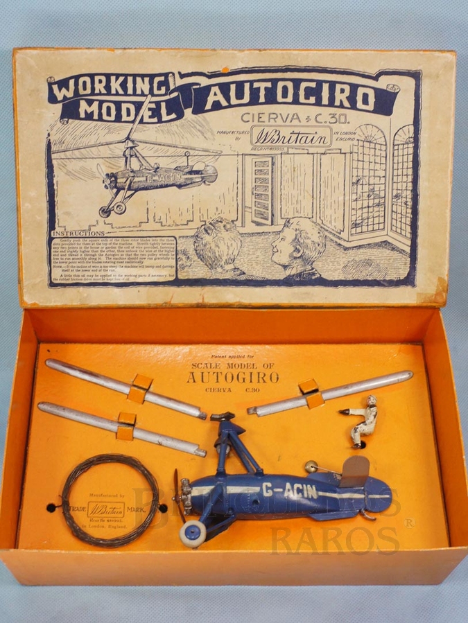 Brinquedo antigo Autogiro com 14,00 cm de comprimento Fabricado pela Britains Inglaterra em metal fundido e distribuído na America do Norte pela Cierva & Co. Gira a hélice superior conforme desliza no fio Ano 1935