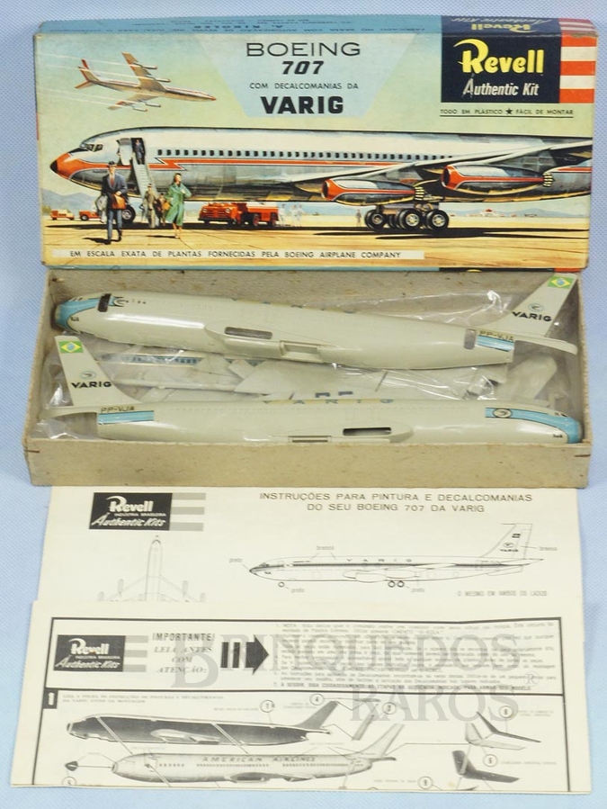 Brinquedo antigo Avião Boeing 707 Primeira versão Varig Caixa dura Decalcomanias aplicadas Ano 1964