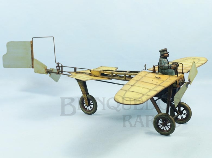 Brinquedo antigo Avião com 32,00 Cm de envergadura fabricado pela Gunthermann Alemanha em lata Movimenta as Hélices e bate as asas com motor à corda Década de 1910