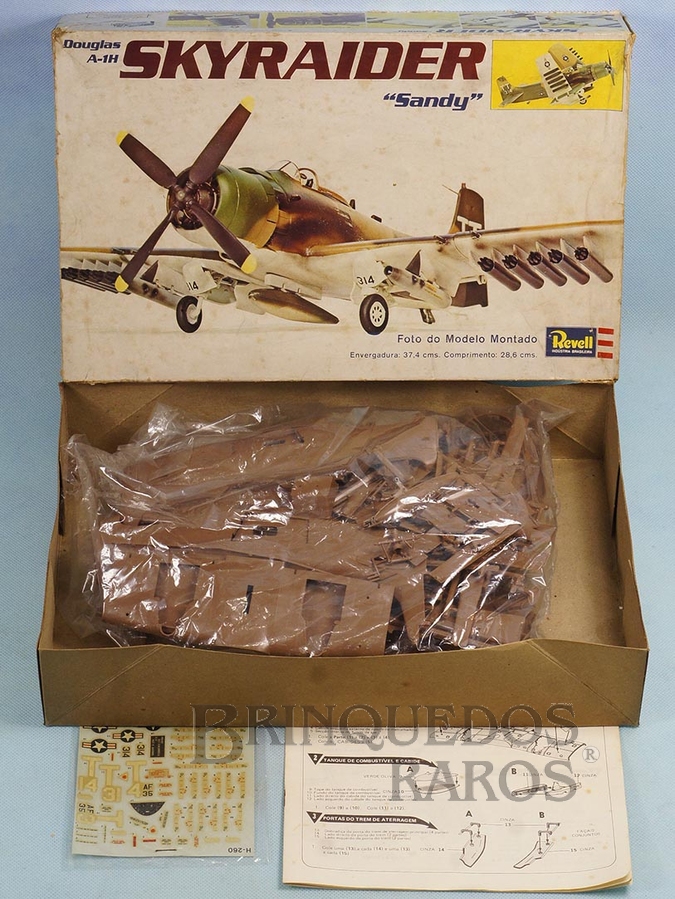 Brinquedo antigo Avião Douglas A-1H Skyraider Sandy completo caixa mole Década de 1970