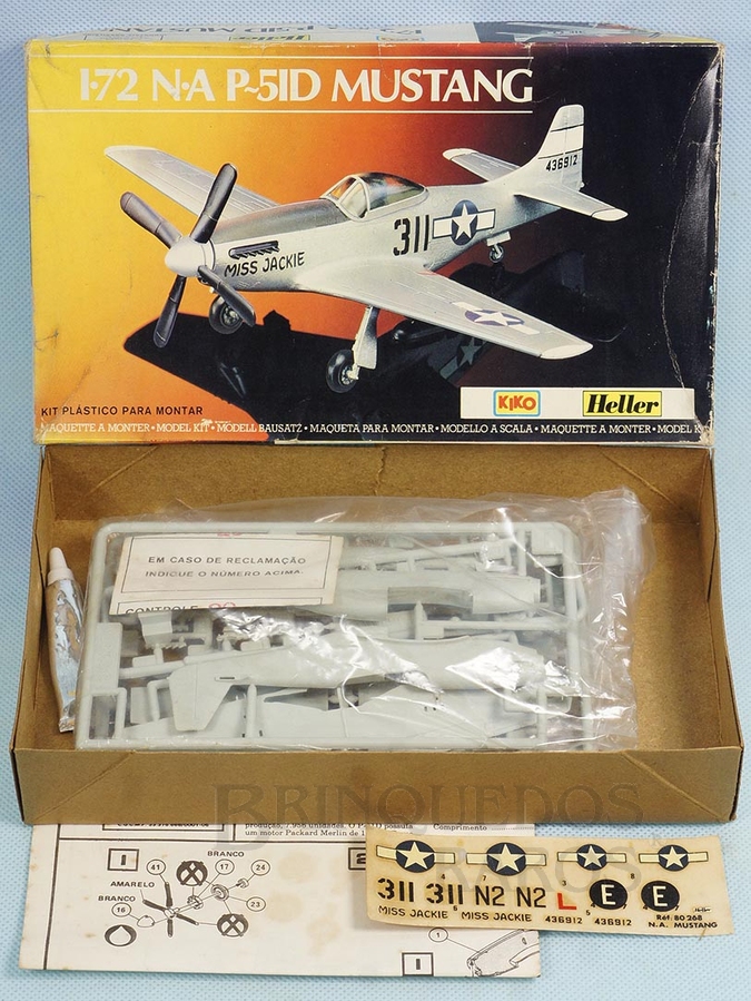 Brinquedo antigo Avião Mustang P-51D NA plástico cinza claro Década de 1980
