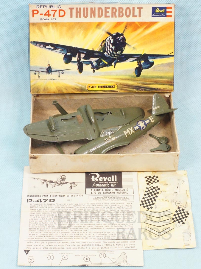 Brinquedo antigo Avião Republic Thunderbolt P-47D Caixa Dura e Manual em excelente estado fabricação pré 1964 Kit montado