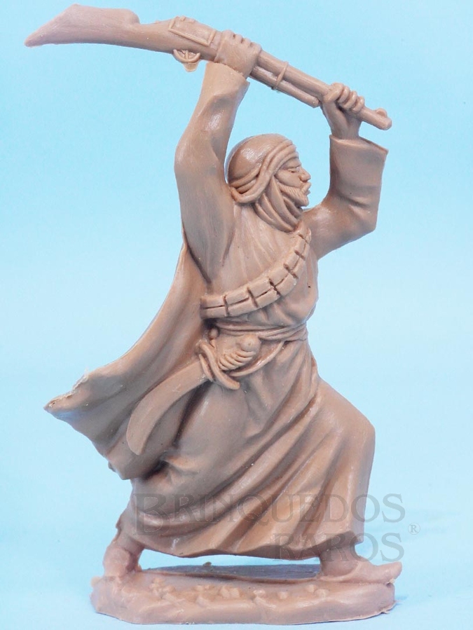 Brinquedo antigo Beduíno de pé lutando com fuzil numerado 147 Figura Matriz do Conjunto Lawrence da Arábia da Comanche Reedição da Década de 1990
