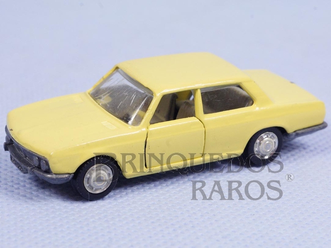 Brinquedo antigo BMW 2800 amarela