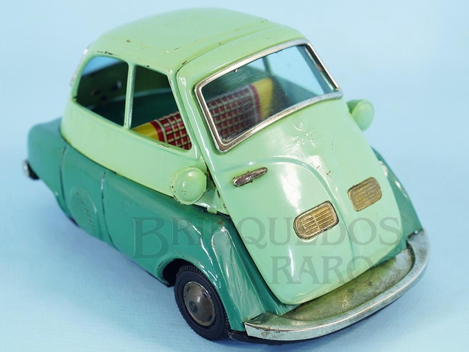 Brinquedo antigo BMW Isetta 1958 com 16,00 cm de comprimento Fabricado pela Bandai Japão em lata Apresenta motor à Fricção e porta dianteira funcional Década de 1960

