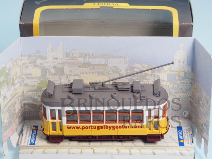 Brinquedo antigo Bonde Elétrico de Lisboa com 9,00 cm de comprimento Década de 2000