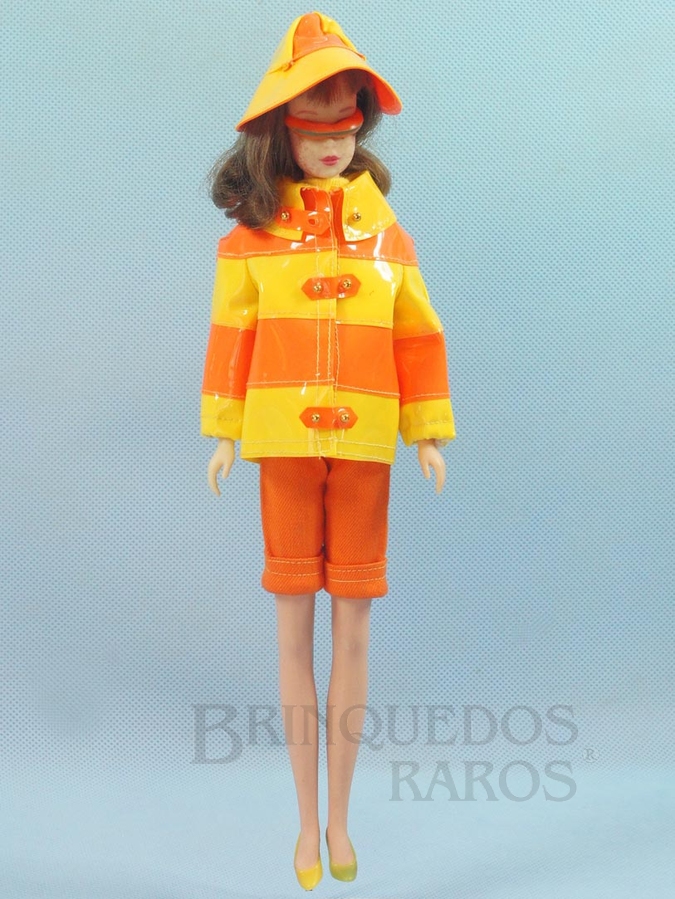 Brinquedo antigo Boneca Francie vestindo o Conjunto Clam Diggers Ano 1966 